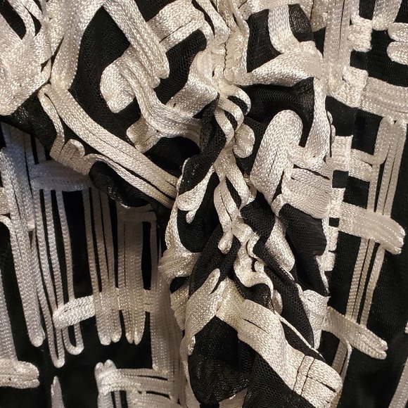 Chico's Applique Mesh abstract plaid Mesh Jacket Shacket Size 1 - Picture 5 of 8